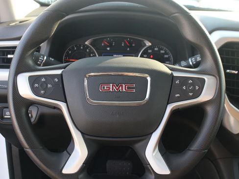 Used 2021 GMC Acadia SLE w/ Driver Convenience Package FWD image 18