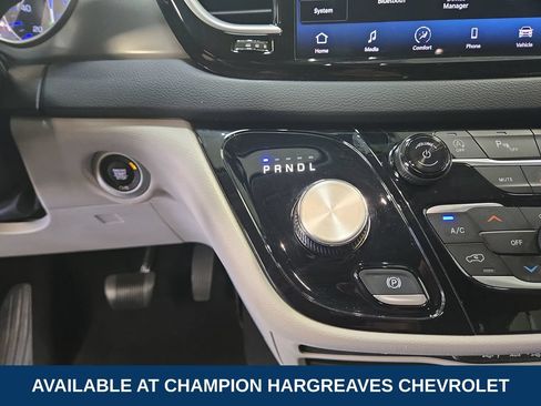 Used 2023 Chrysler Pacifica Touring-L FWD image 21