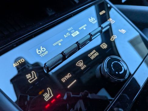 New 2026 Porsche Cayenne S image 20