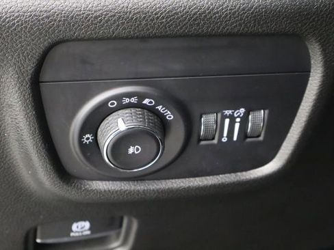 Used 2023 Jeep Grand Cherokee Limited RWD image 23