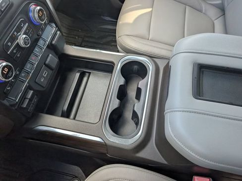 Used 2019 GMC Sierra 1500 SLT AWD/4WD image 18