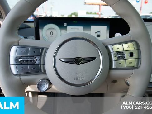 Used 2024 Genesis GV60 RWD image 24