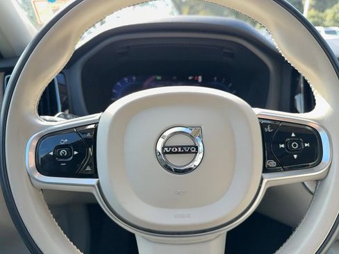 Used 2023 Volvo XC60 B5 Plus w/ Protection Package Premier image 14