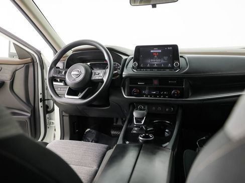 Used 2023 Nissan Rogue SV image 18