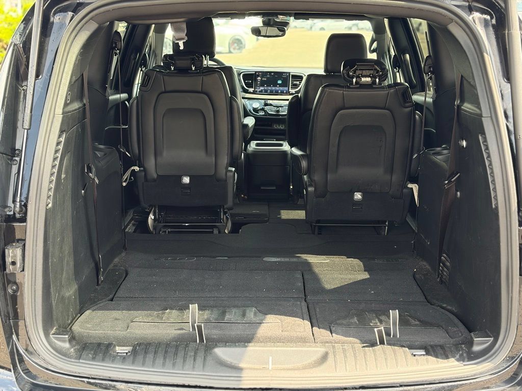 Certified 2025 Chrysler Pacifica Select FWD image 10