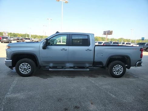 Used 2025 Chevrolet Silverado 2500 LT w/ Convenience Package AWD/4WD image 6