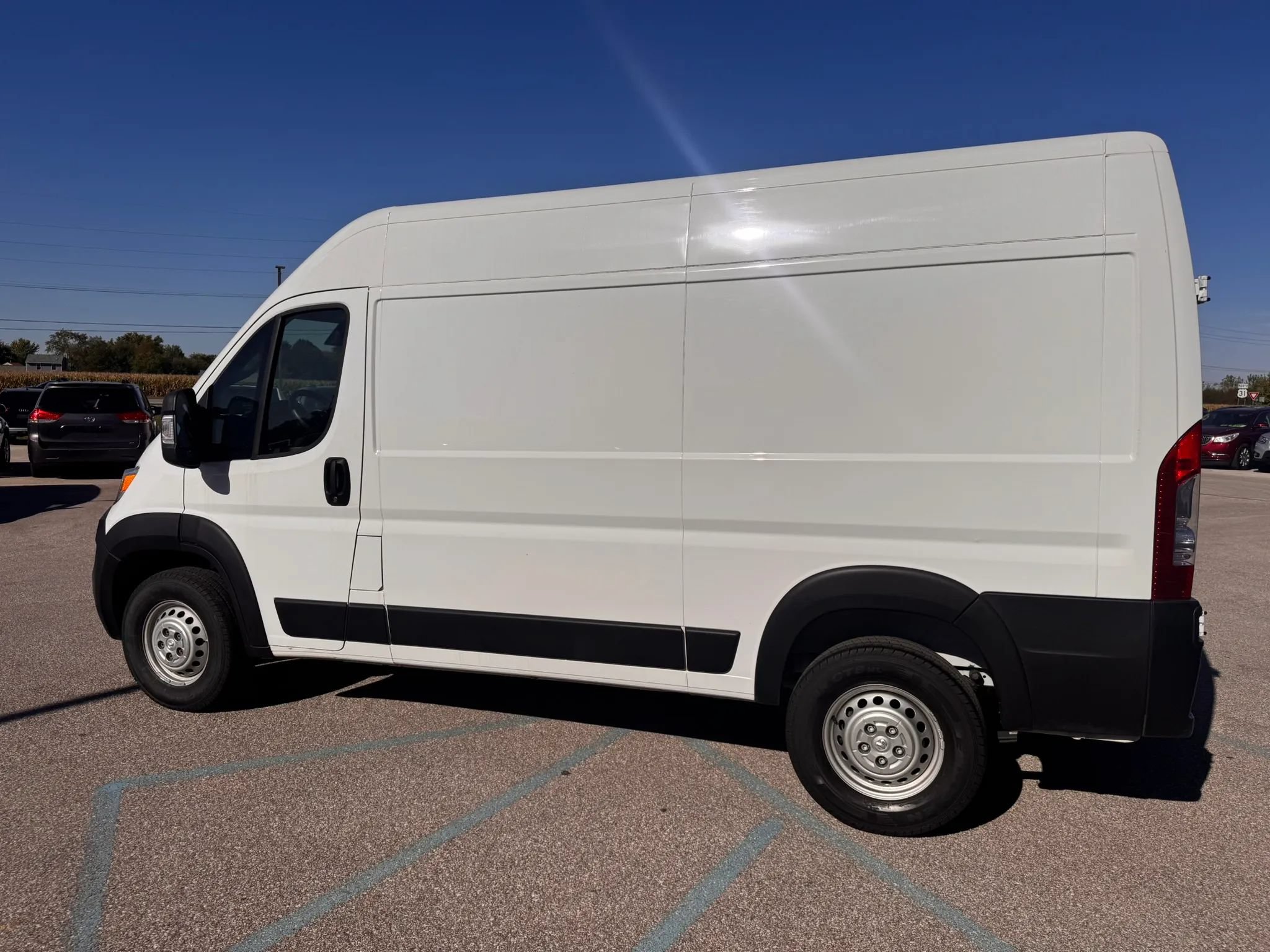 Used 2024 RAM ProMaster 2500 w/ Convenience Group FWD image 10