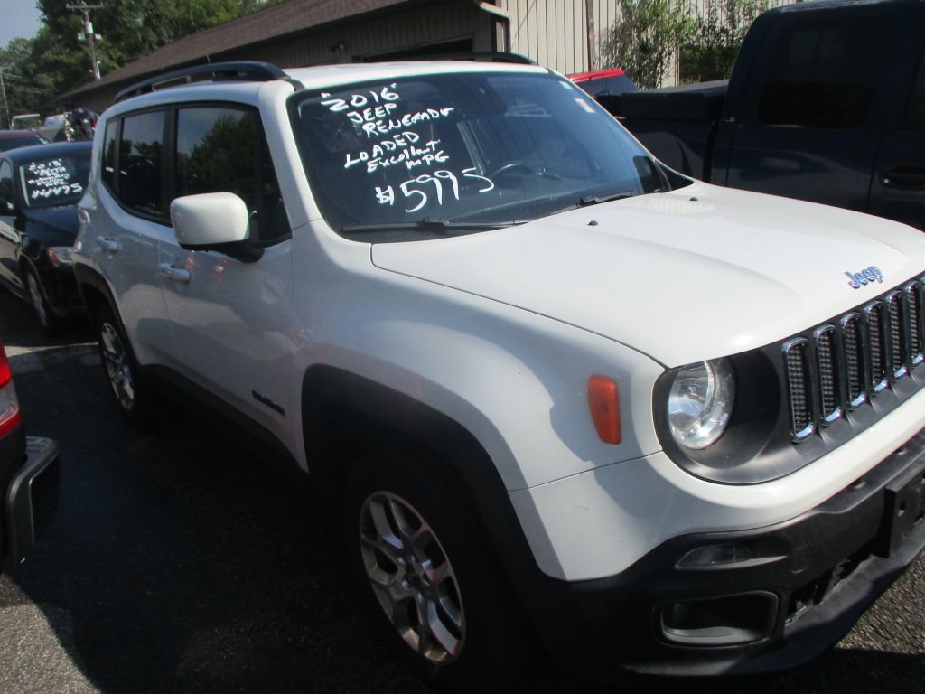 Used 2016 Jeep Renegade Latitude w/ Popular Equipment Group AWD/4WD image 2