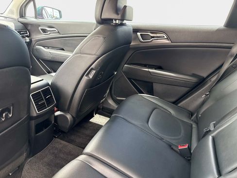 Used 2024 Kia Sportage EX FWD image 13