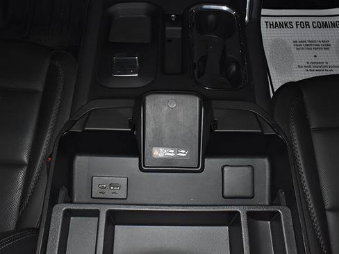 Used 2025 GMC Sierra 2500 Denali w/ Denali Reserve Package AWD/4WD image 25
