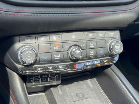 Used 2023 Dodge Durango GT RWD image 22