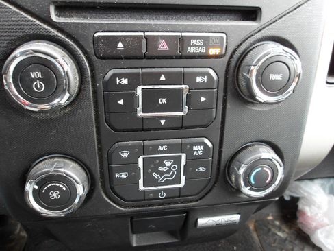 Used 2013 Ford F150 XLT w/ Luxury Equipment Group image 8