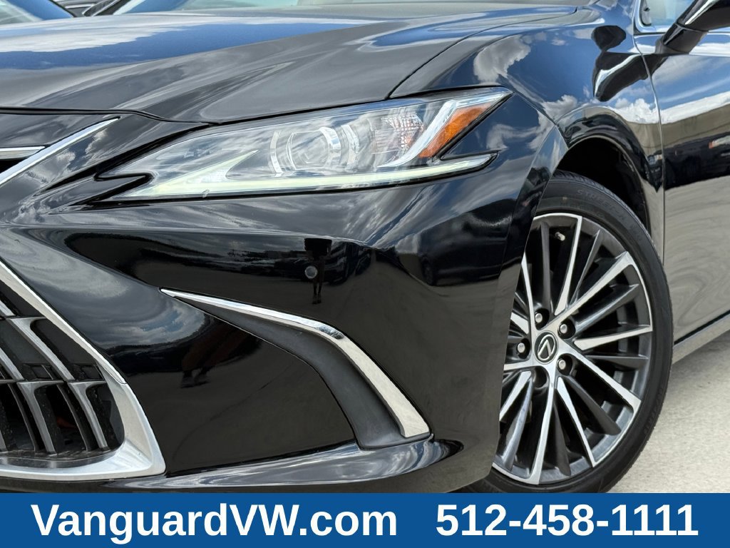 Used 2023 Lexus ES 350 w/ Premium Package FWD image 3