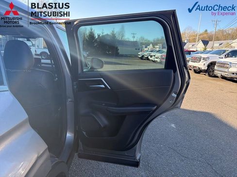 Used 2022 Mitsubishi Outlander SE AWD/4WD image 28