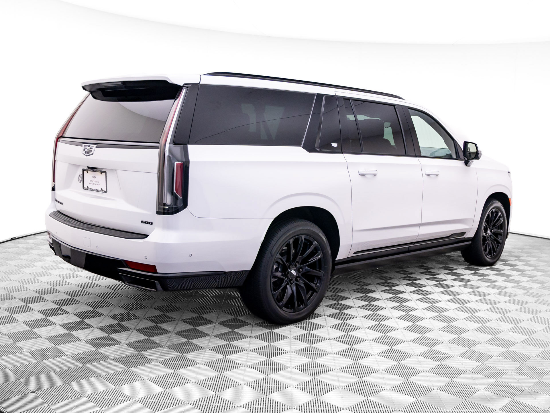 Used 2023 Cadillac Escalade ESV Sport Platinum w/ LPO, ONYX Package AWD/4WD image 6