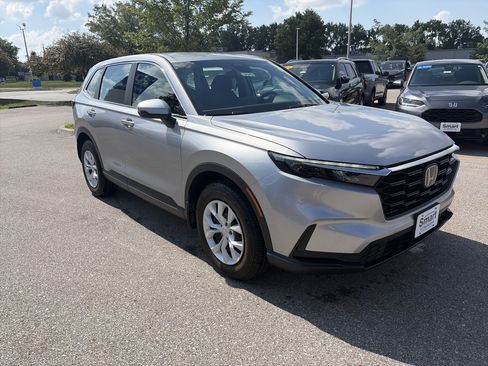 Used 2024 Honda CR-V LX image 3