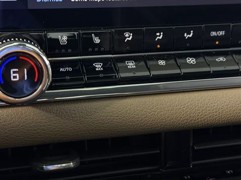 Used 2023 GMC Canyon Denali image 19