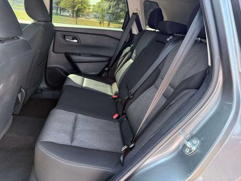 Used 2025 Nissan Rogue SV AWD/4WD image 14