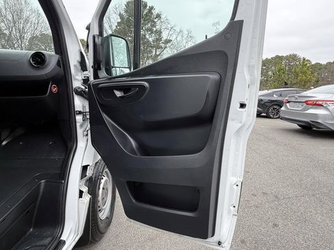 Used 2021 Mercedes-Benz Sprinter 2500 w/ Driver Convenience Package image 19