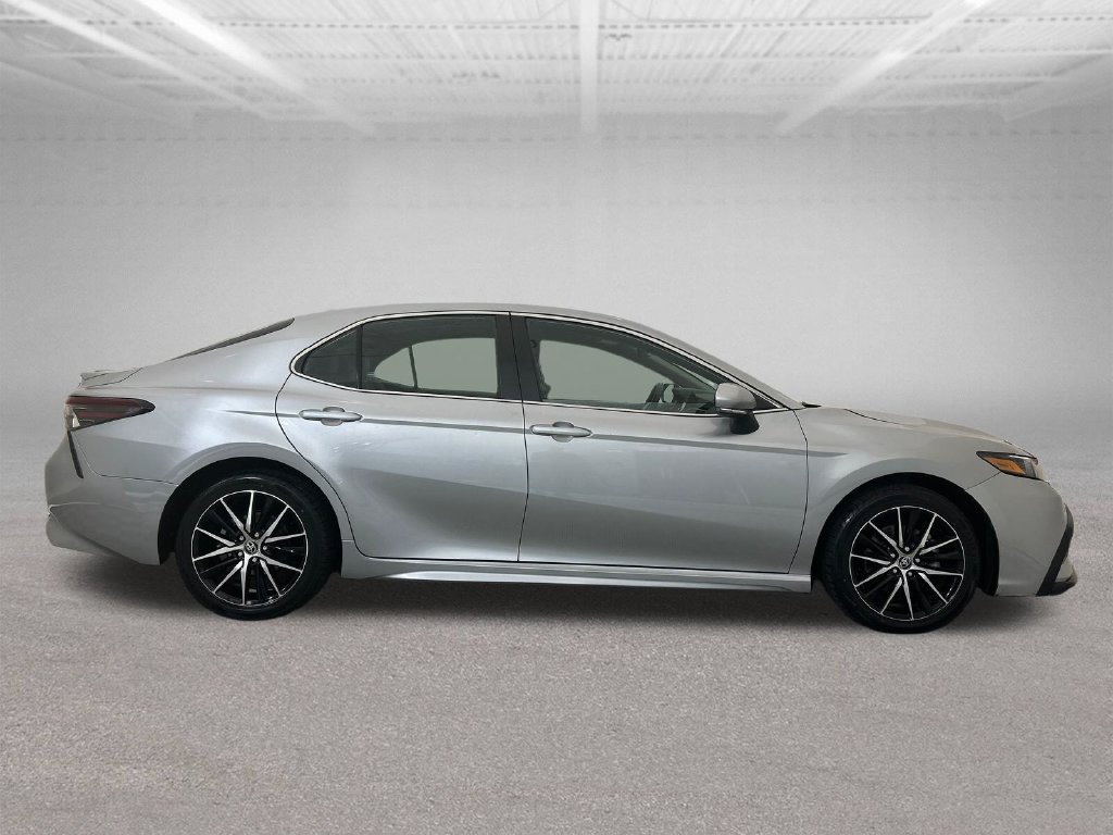 Used 2024 Toyota Camry SE FWD image 7