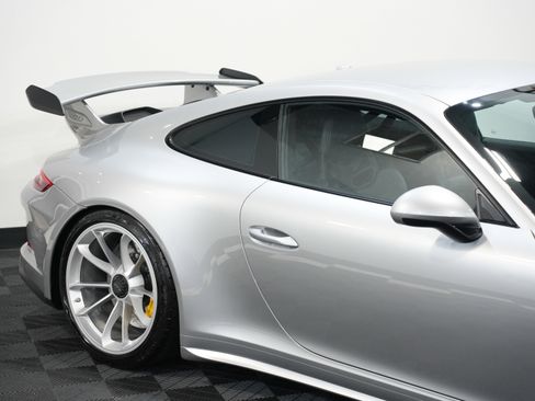 Used 2018 Porsche 911 GT3 image 14