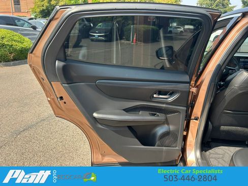 Used 2023 Nissan Ariya FWD image 32