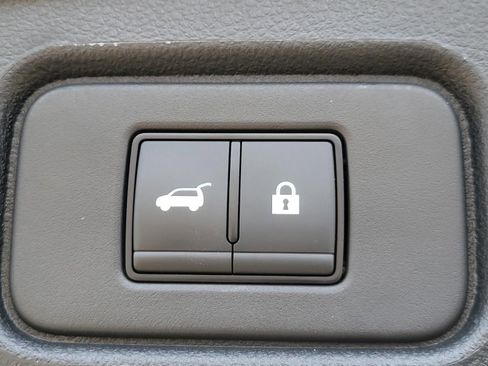 Certified 2025 Nissan Pathfinder SL w/ SL Premium Package image 18