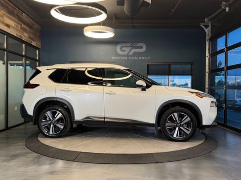 Used 2023 Nissan Rogue SL w/ SL Premium Package AWD/4WD image 2
