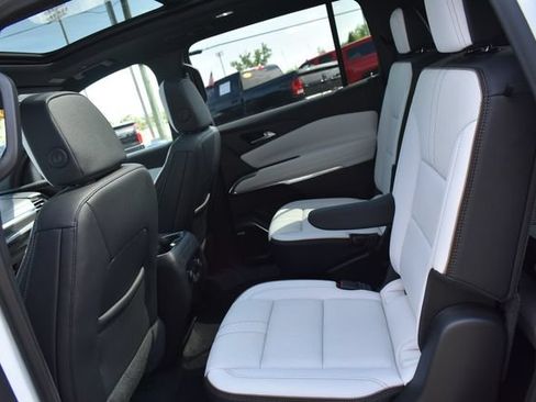 New 2026 Chevrolet Traverse High Country w/ LPO, Floor Liner Package AWD/4WD image 24