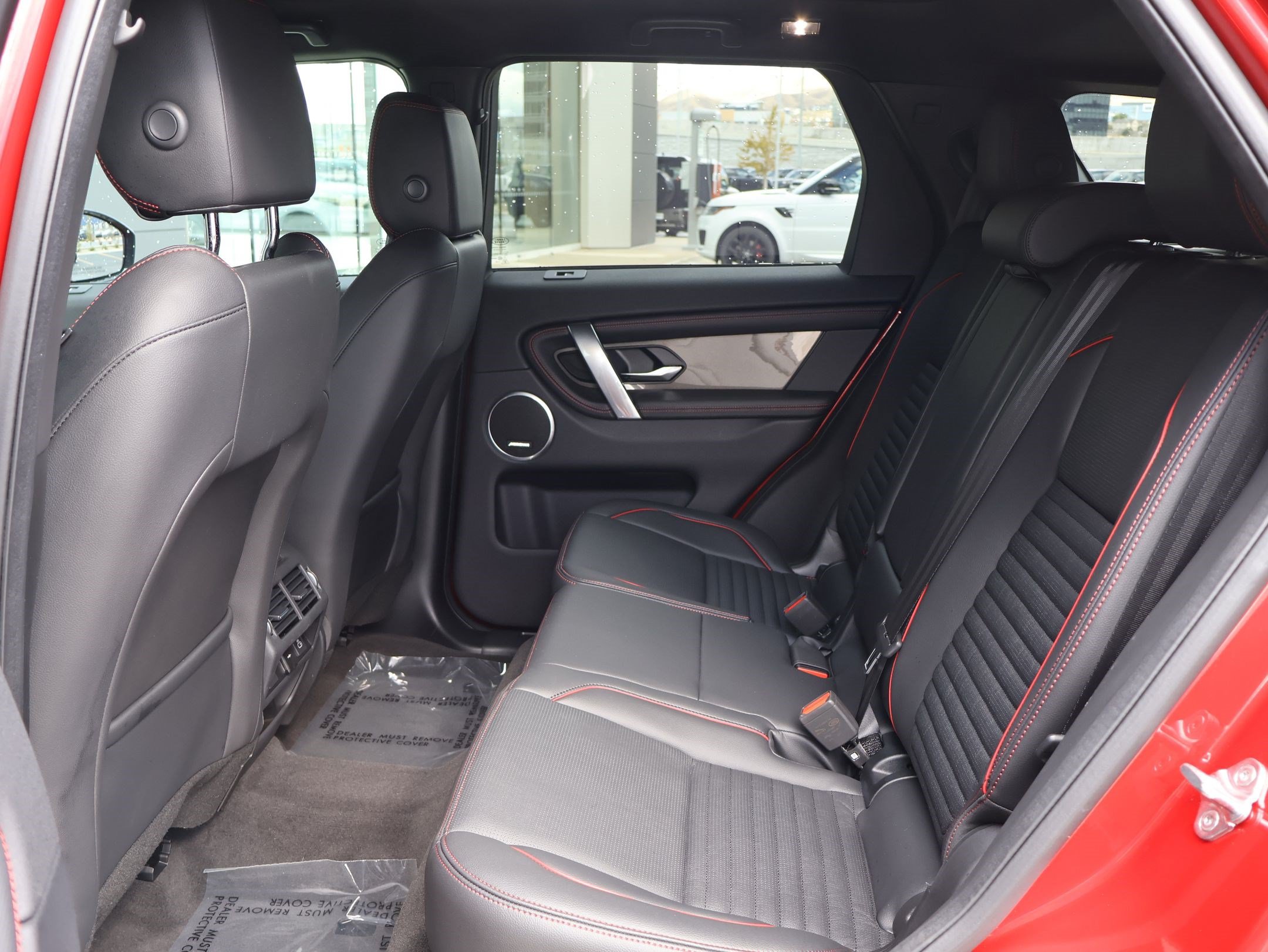 Used 2023 Land Rover Discovery Sport SE R-Dynamic AWD/4WD image 29
