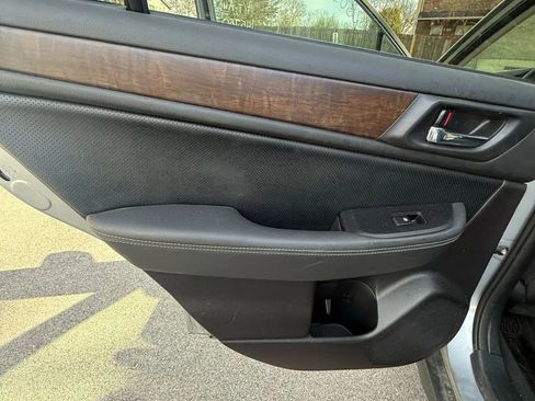 Used 2016 Subaru Outback 3.6R Limited image 24