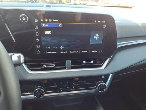 Used 2026 Chevrolet Equinox LT image 13