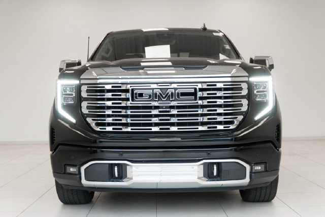 Used 2022 GMC Sierra 1500 Denali w/ Denali Reserve Package AWD/4WD image 30