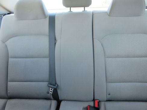 Used 2017 Hyundai Elantra SE FWD image 19