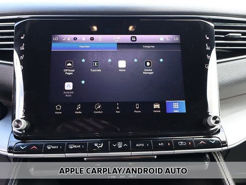 Used 2025 Jeep Wagoneer L Series II w/ 8-pass Seating Package image 8