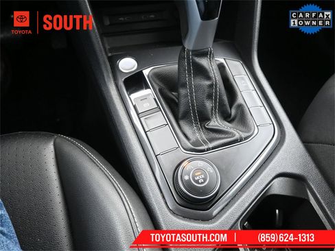 Used 2024 Volkswagen Tiguan SE image 24