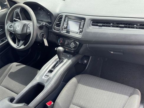 Used 2017 Honda HR-V LX image 28