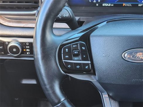 Used 2023 Ford Explorer Platinum w/ Technology Package image 28