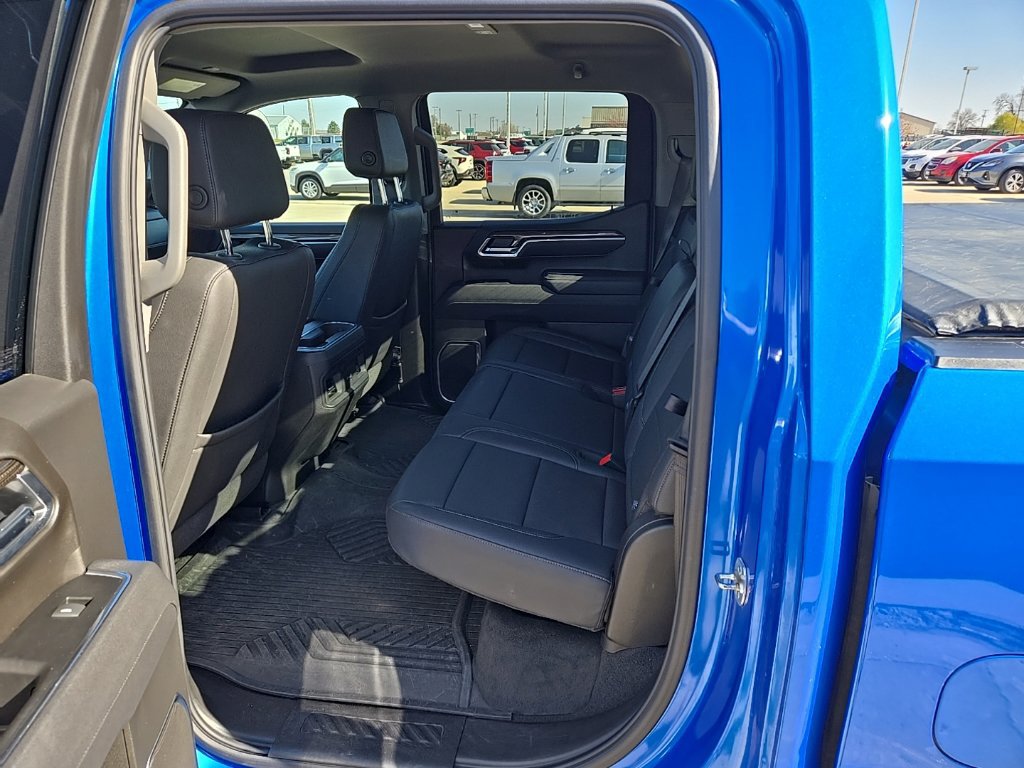 Used 2025 Chevrolet Silverado 1500 RST AWD/4WD image 14
