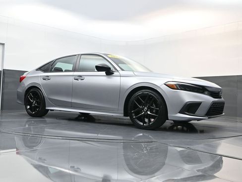 Used 2022 Honda Civic Sport image 14