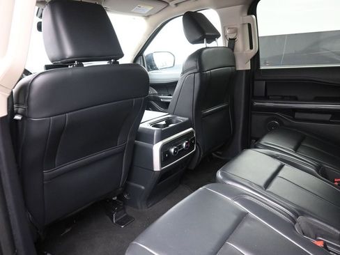 Used 2024 Ford Expedition Max XLT RWD image 2