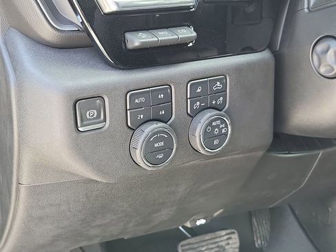 New 2025 Chevrolet Silverado 1500 LTZ w/ Technology Package image 12