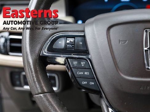 Used 2022 Lincoln Nautilus AWD w/ Premium Package image 15