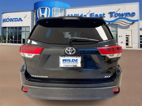 Used 2019 Toyota Highlander XLE image 7