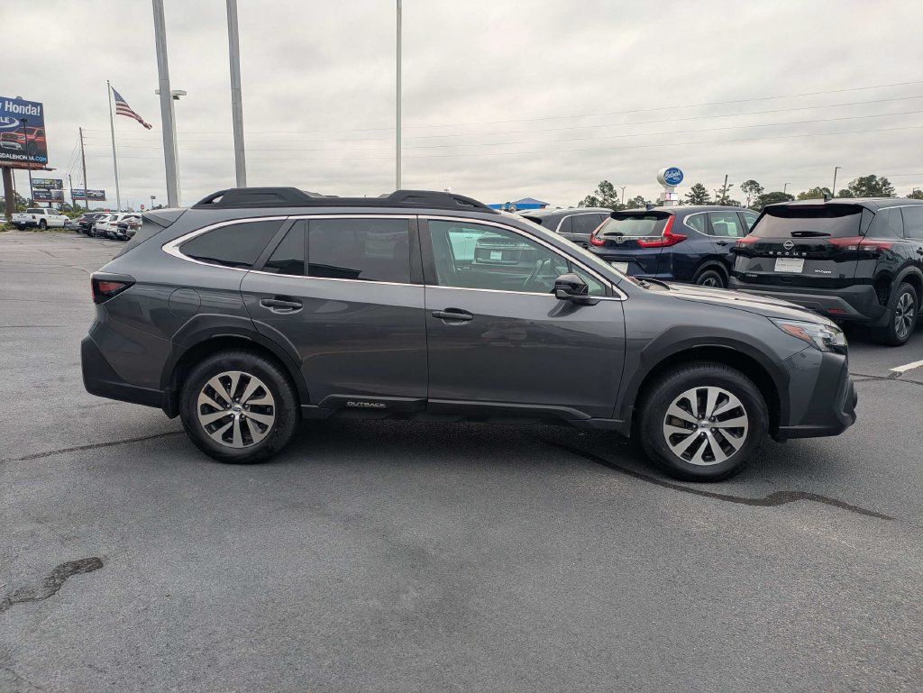 Certified 2025 Subaru Outback Premium AWD/4WD image 4