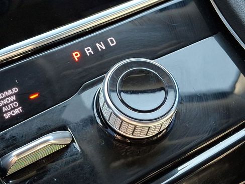 Used 2023 Jeep Grand Cherokee Limited w/ Black Appearance Package image 16