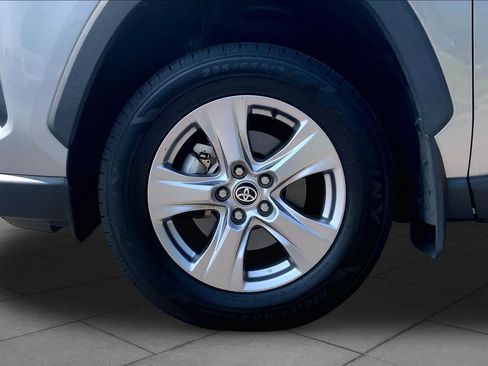 Used 2023 Toyota RAV4 XLE w/ Convenience Package FWD image 11