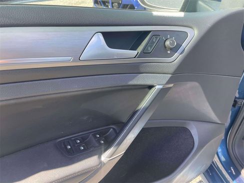 Used 2016 Volkswagen Golf SE w/ Lighting Package image 15