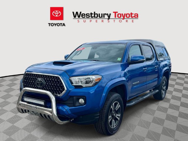 Used 2018 Toyota Tacoma TRD Sport AWD/4WD image 5