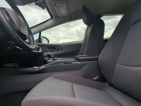 Used 2025 Toyota Prius LE FWD image 13